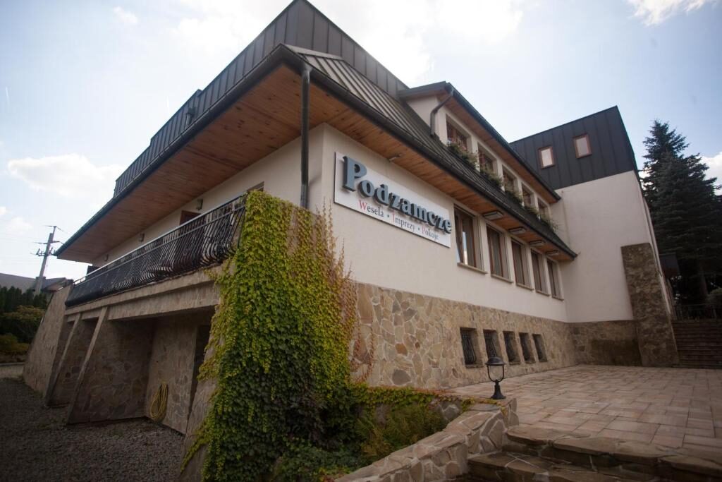 Podzamcze building in Rożnów